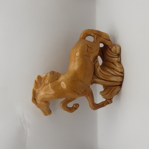 Vintage  Ceramic Horse Sculpture 7.5" X 7.5" Golden Wheat Colour - Picture 4 of 13
